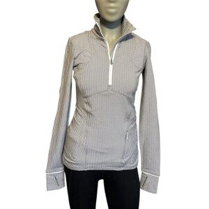 Lululemon Kanto Catch Me 1/2 Zip
Heathered Gray Herringbone  Size 4 Vintage